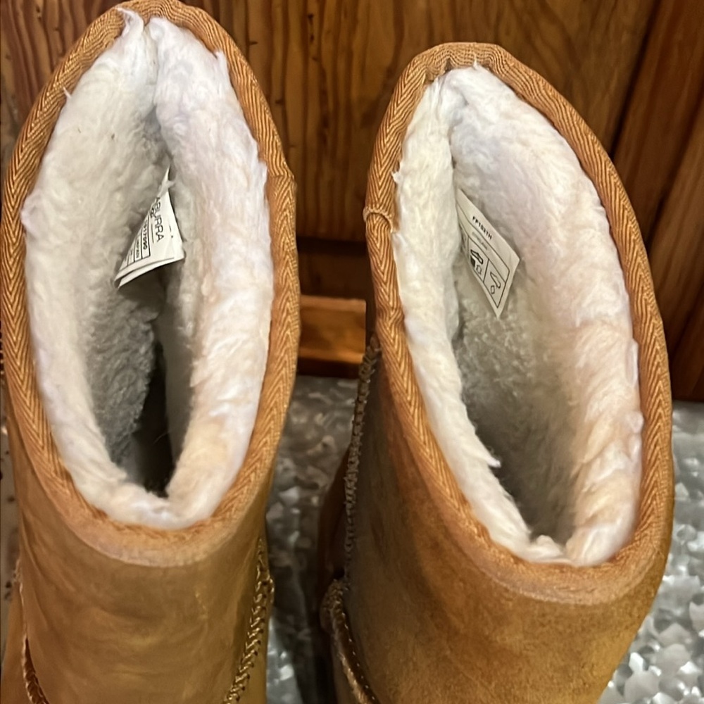 UGG KOOLABURRA Suede Short Tan Chestnut Lines Boots 1017090 - Picture 5 of 6